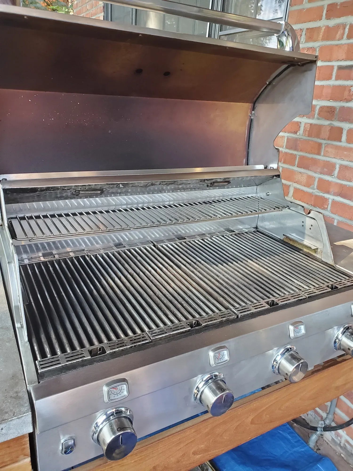 cleaning_stainless_steel_bbq